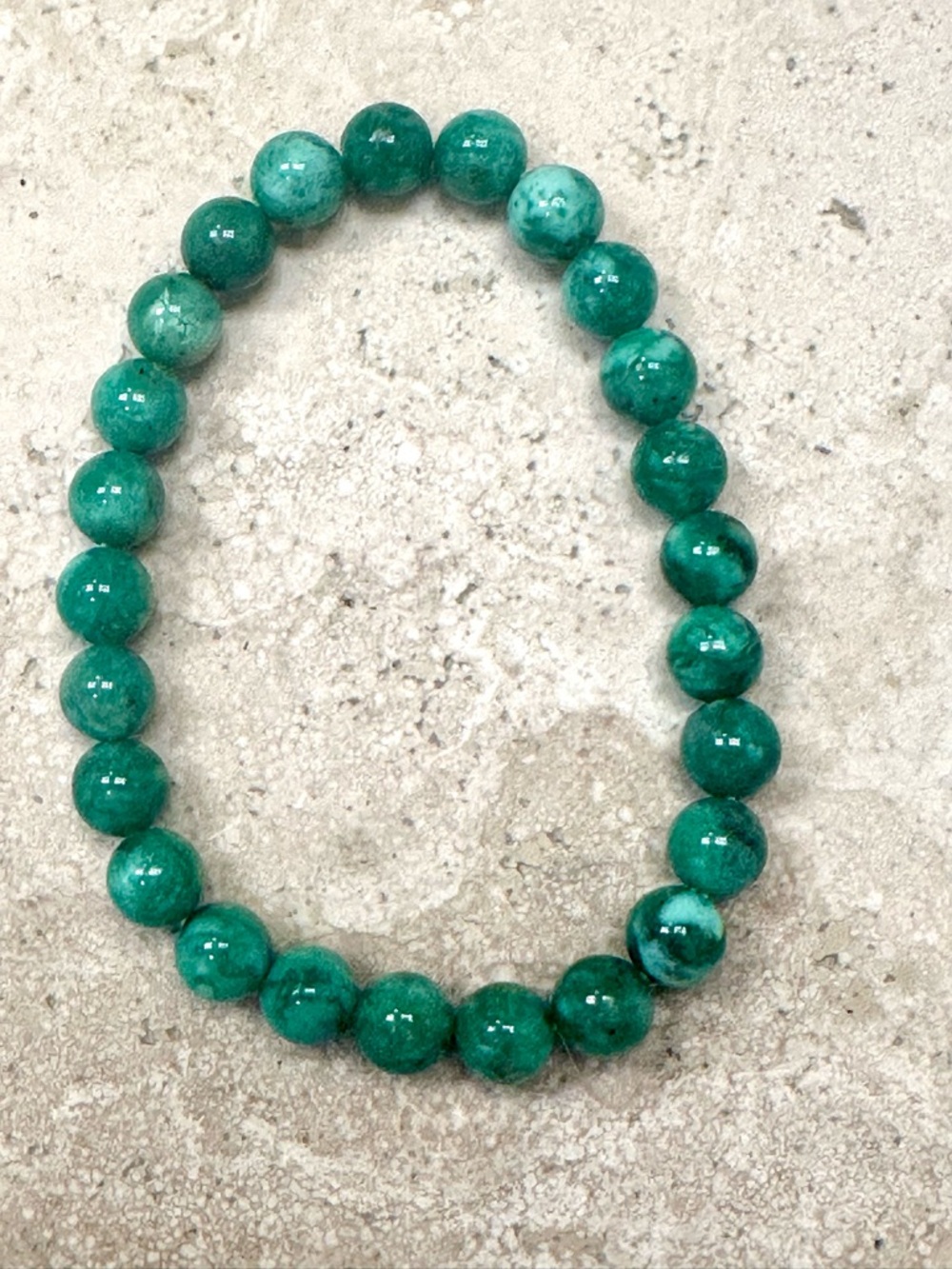 VARISCITE Green Beaded Stretchy Bracelet - Classic Gemstone Style